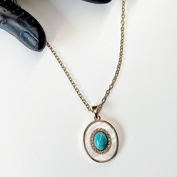 NEW Mother Of Pearl Pendant Necklace With Turquoise Stone - Picture 10 of 10